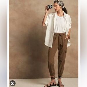 Banana Republic Beige Cargo Pants